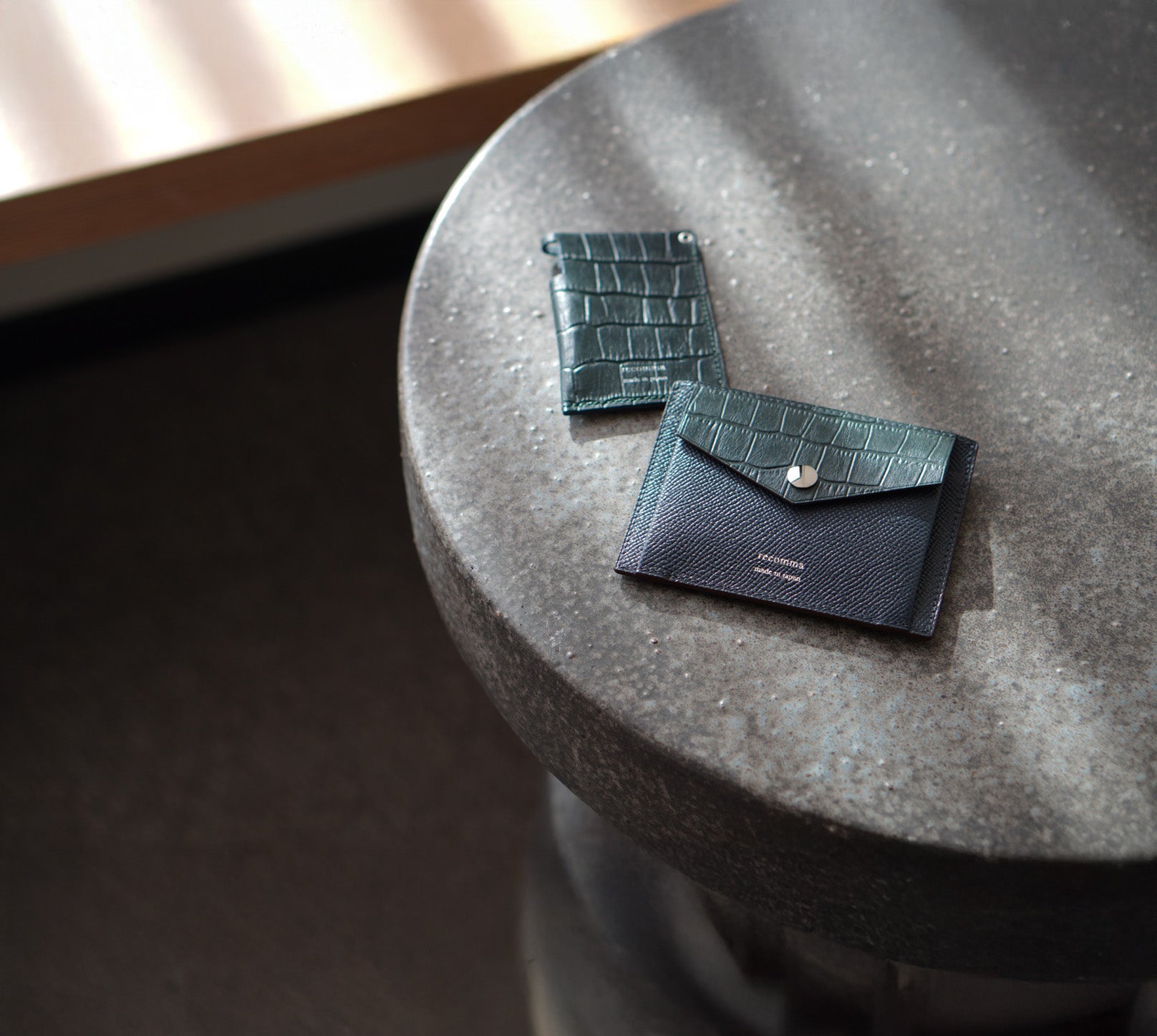 【在庫限り/販売終了予定】薄型ウォレット(ネイビー)